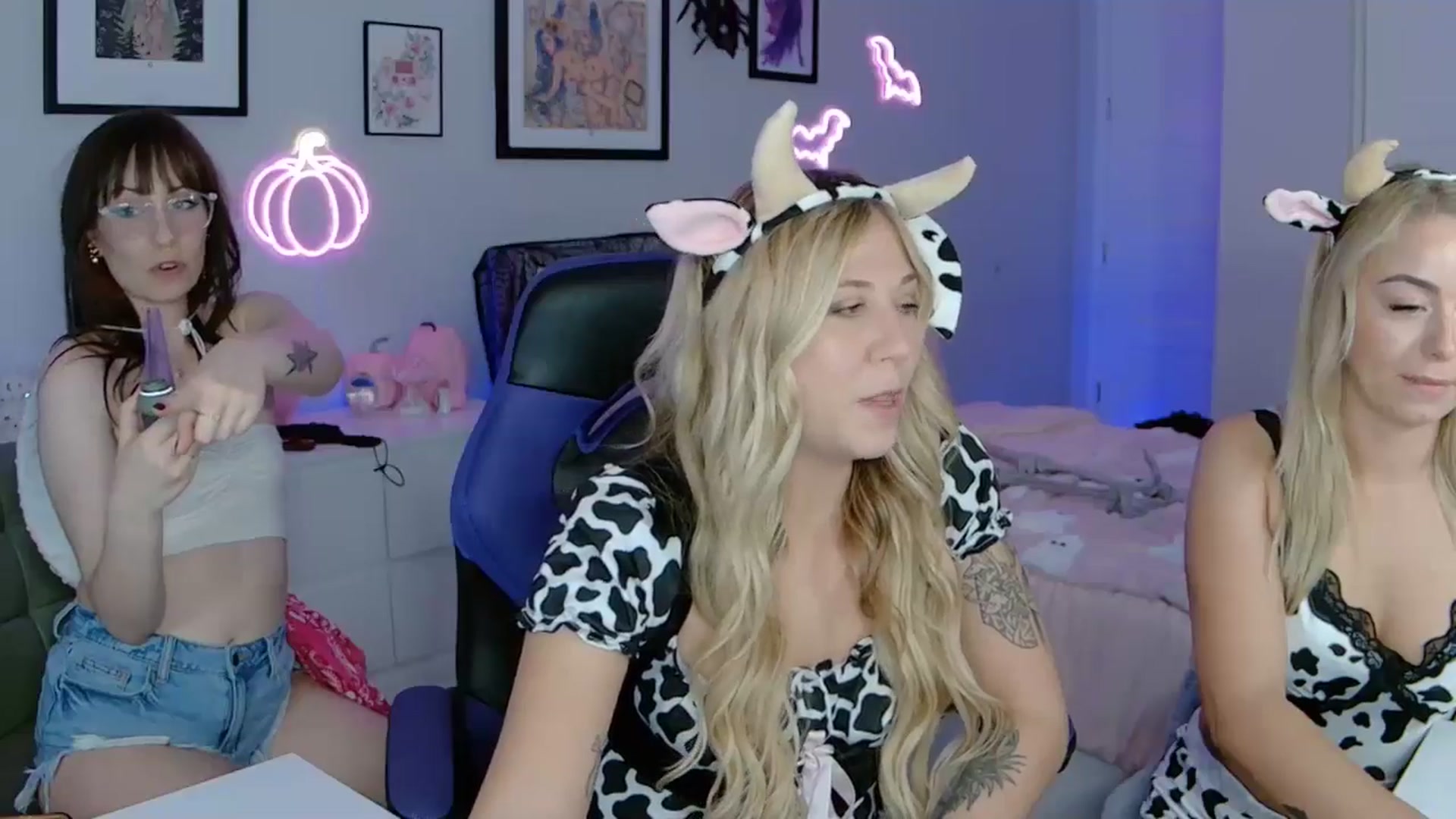 Gallery image thumbnail from MelanieRo's myfreecams stream on, 10/06/2025, 05:10 image 6 of 20
