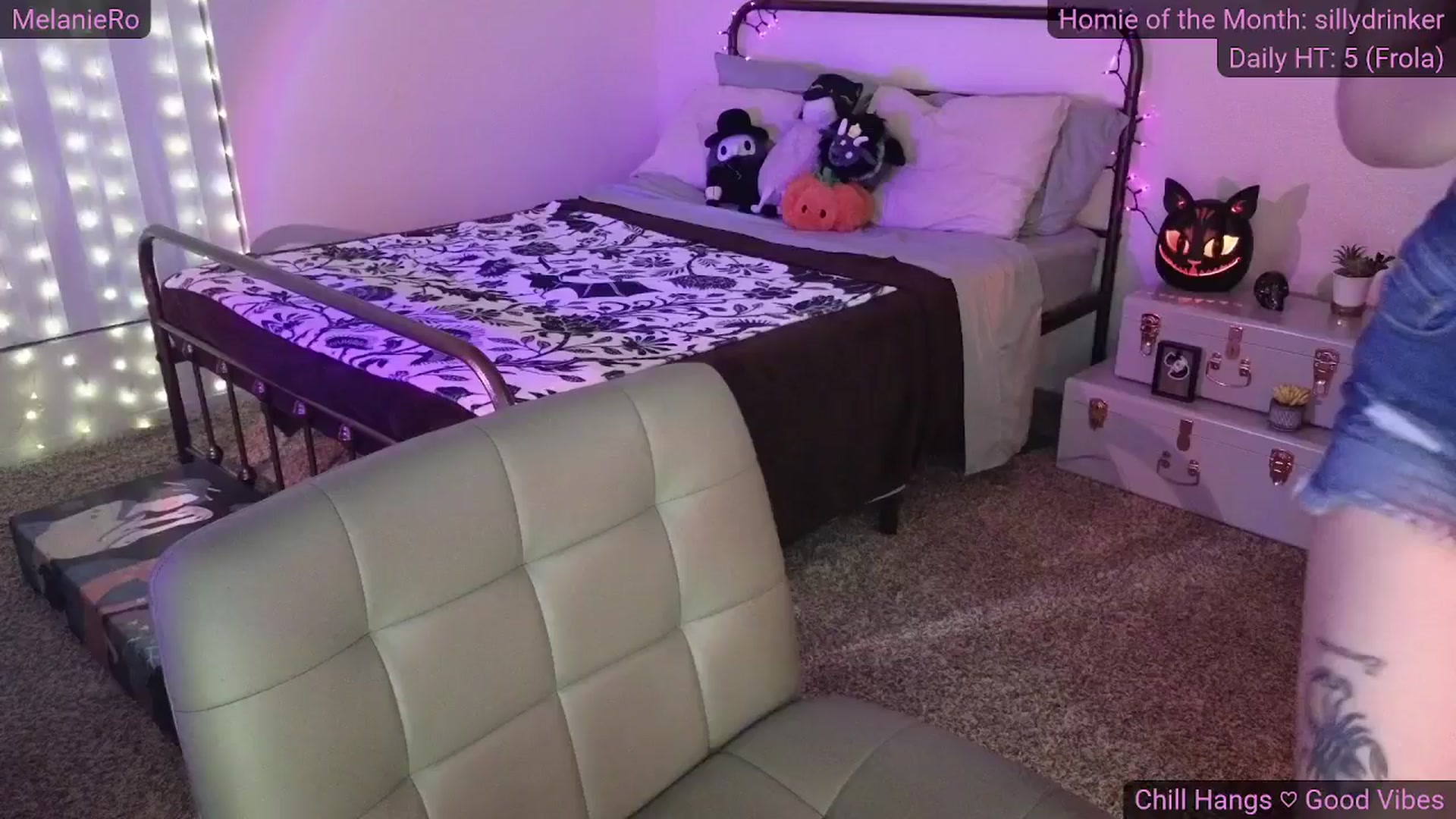 Gallery image thumbnail from MelanieRo's myfreecams stream on, 10/17/2025, 03:41 image 16 of 20