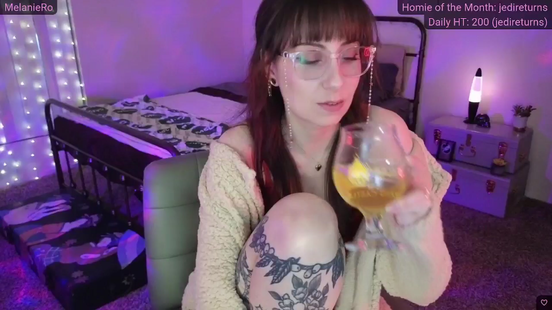Gallery image thumbnail from MelanieRo's myfreecams stream on, 12/04/2025, 05:39 image 10 of 20