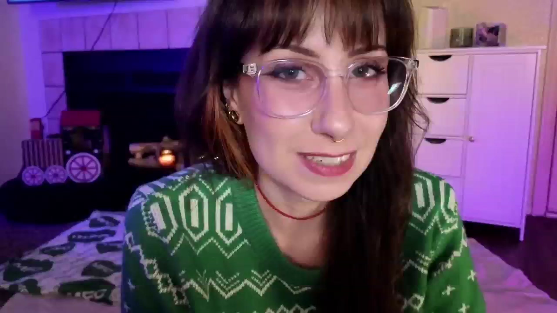 Gallery image thumbnail from MelanieRo's myfreecams stream on, 12/22/2025, 07:00 image 7 of 20
