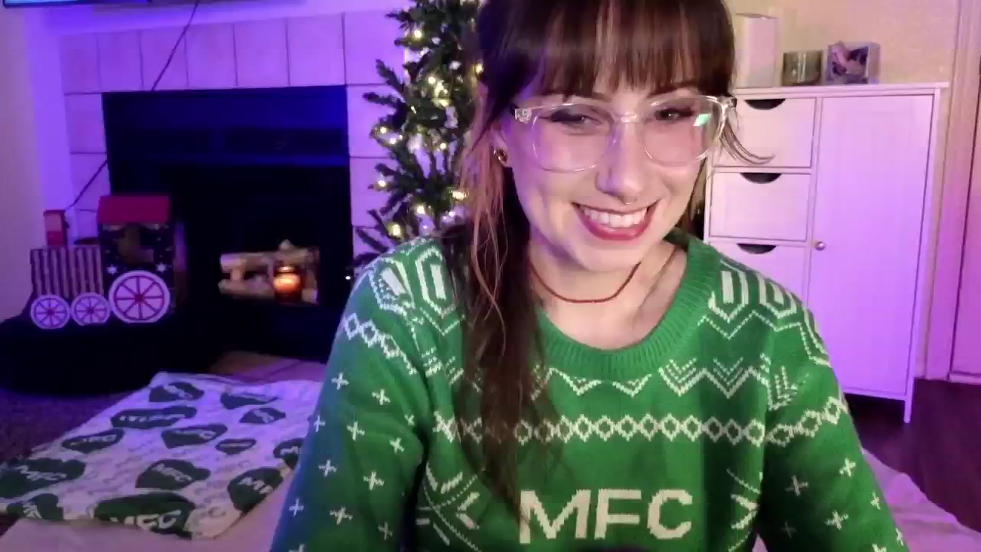 Gallery image thumbnail from MelanieRo's myfreecams stream on, 12/22/2025, 07:00 image 10 of 20