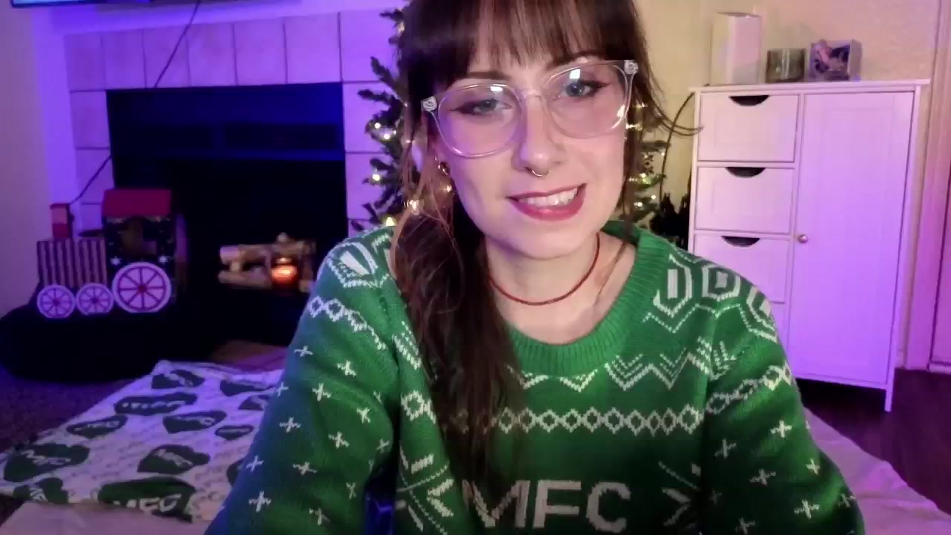 Gallery image thumbnail from MelanieRo's myfreecams stream on, 12/22/2025, 07:00 image 9 of 20