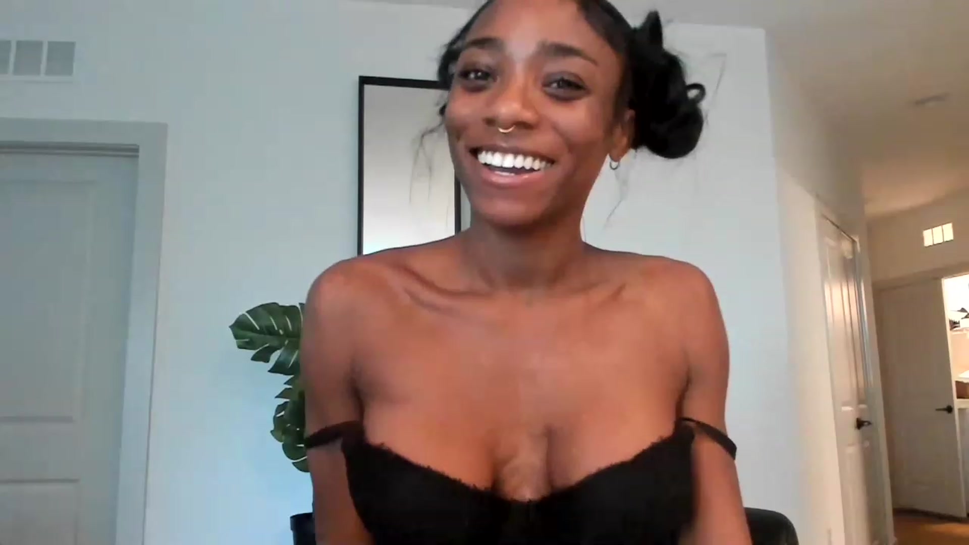 Gallery image thumbnail from MelaninMelani's myfreecams stream on, 01/26/2023, 16:43 image 12 of 20