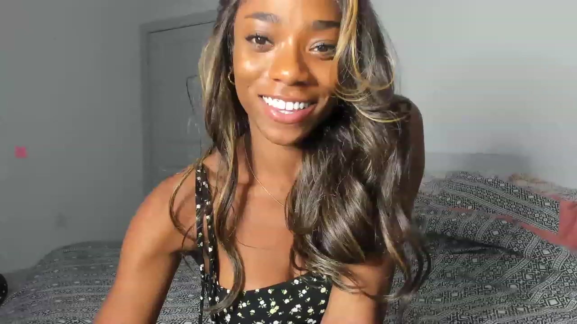 Gallery image thumbnail from MelaninMelani's myfreecams stream on, 06/26/2023, 08:02 image 17 of 20