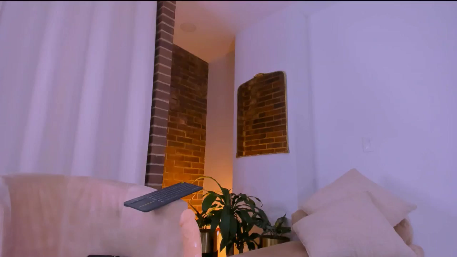 Gallery image thumbnail from Melany_parker's myfreecams stream on, 06/22/2025, 09:19 image 18 of 20