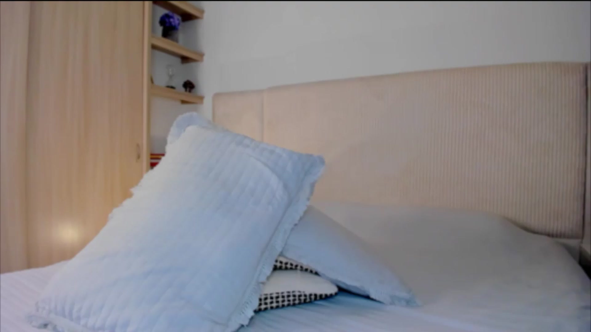 Gallery image thumbnail from Melany_parker's myfreecams stream on, 08/25/2026, 02:21 image 15 of 20