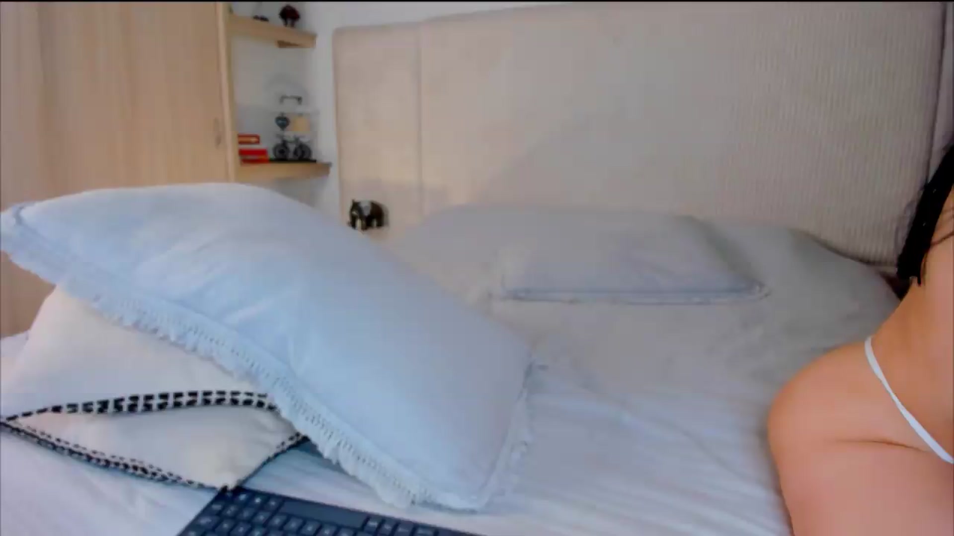 Gallery image thumbnail from Melany_parker's myfreecams stream on, 08/27/2026, 03:55 image 5 of 20