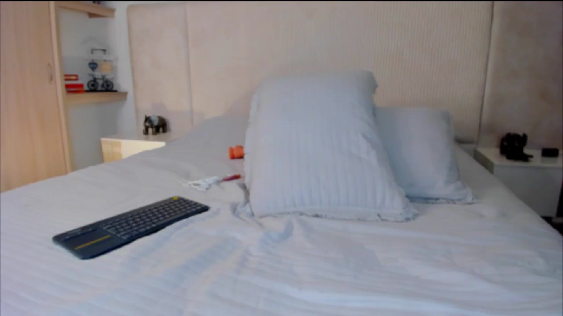 Gallery image thumbnail from Melany_parker's myfreecams stream on, 08/28/2026, 02:34 image 9 of 20