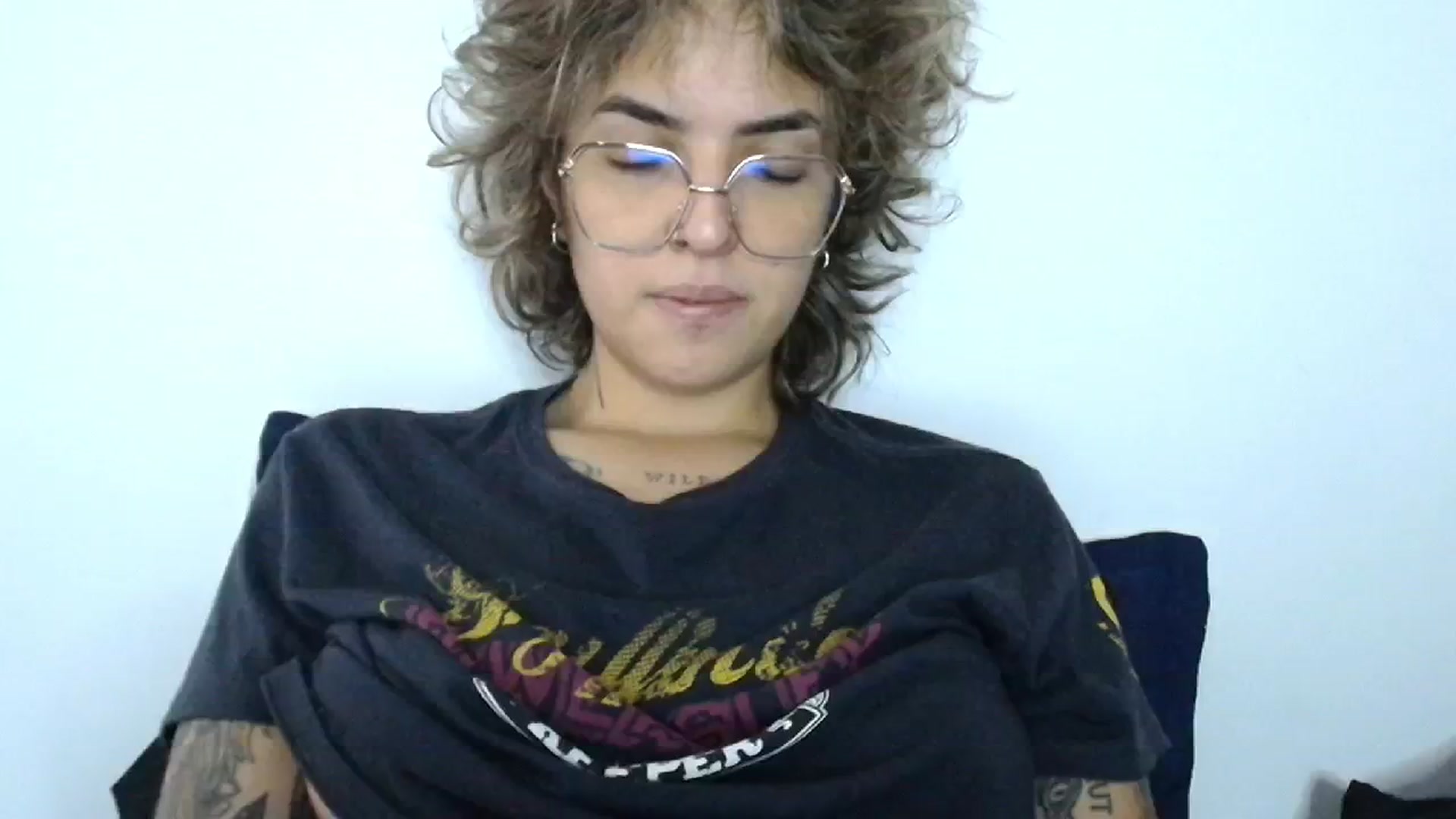 Gallery image thumbnail from MelbourneVIC's myfreecams stream on, 07/09/2024, 16:25 image 20 of 20