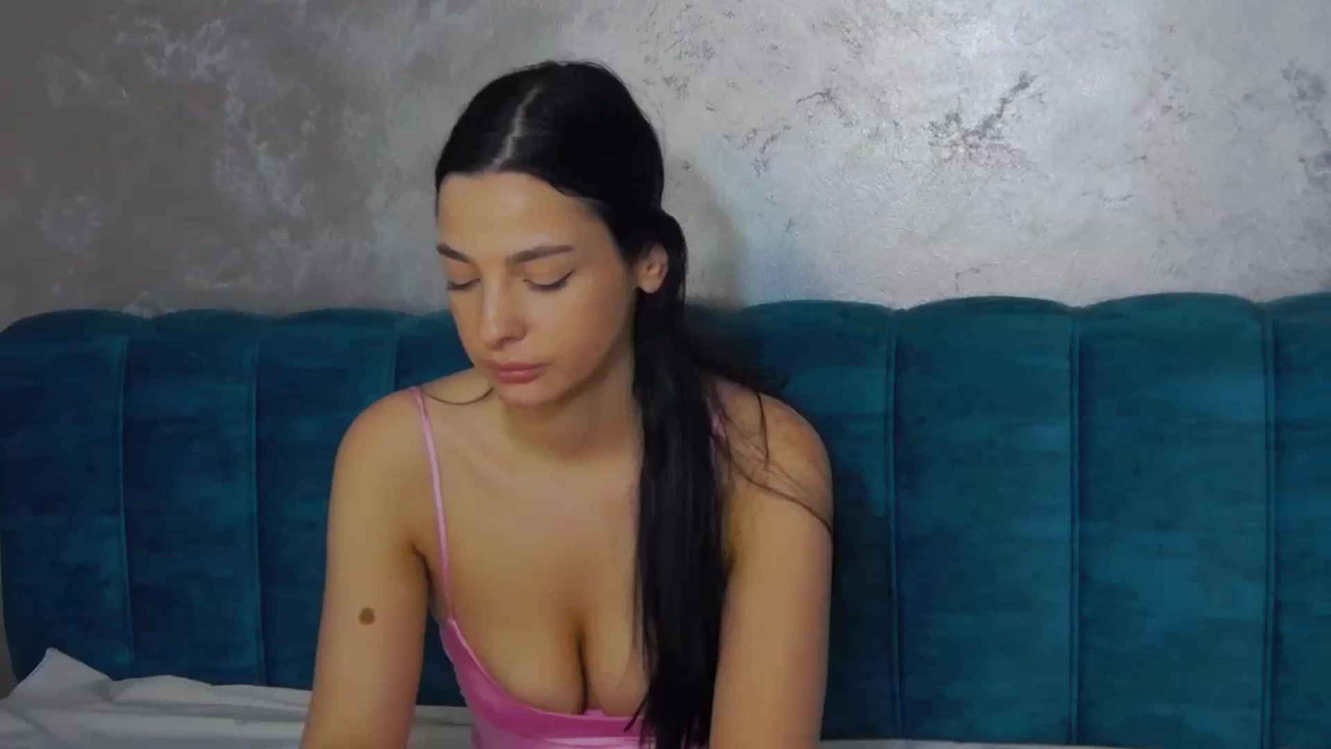 Gallery image thumbnail from MeliMelody's myfreecams stream on, 05/19/2024, 17:22 image 20 of 20