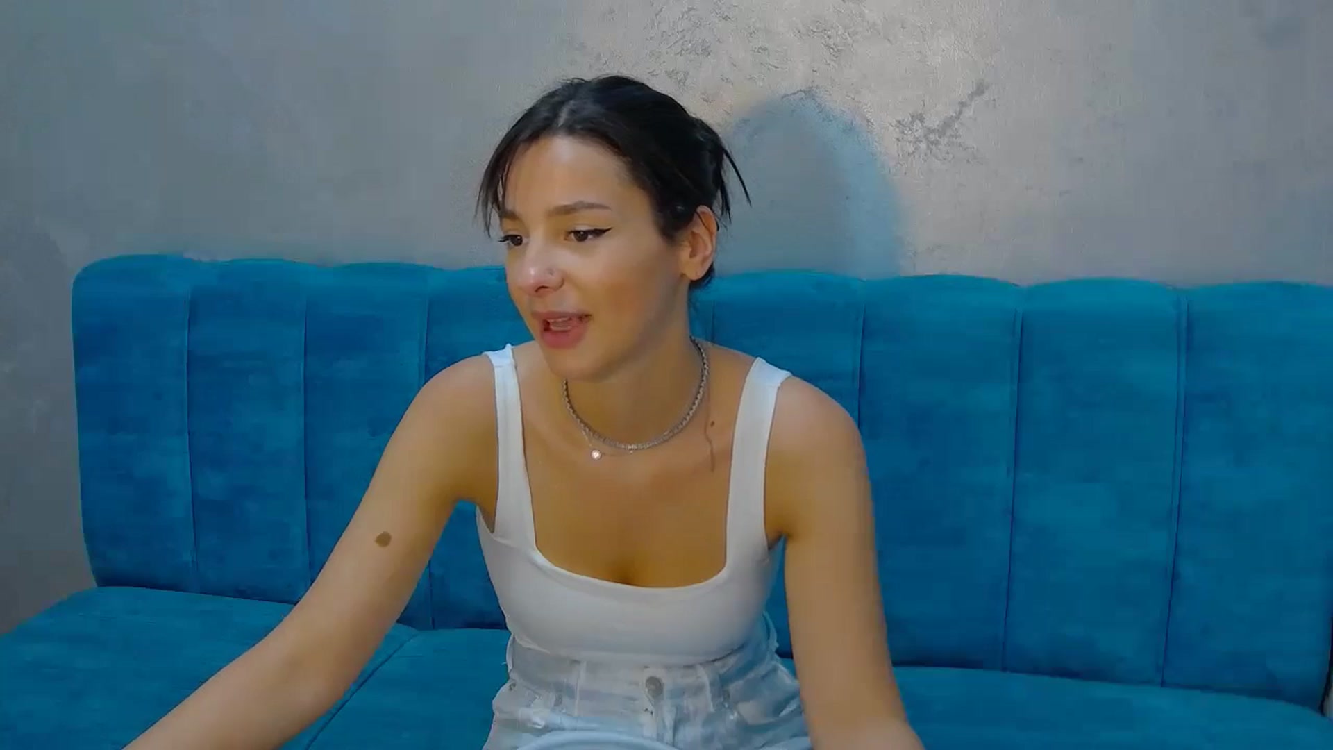 Gallery image thumbnail from MeliMelody's myfreecams stream on, 06/18/2024, 17:46 image 12 of 20