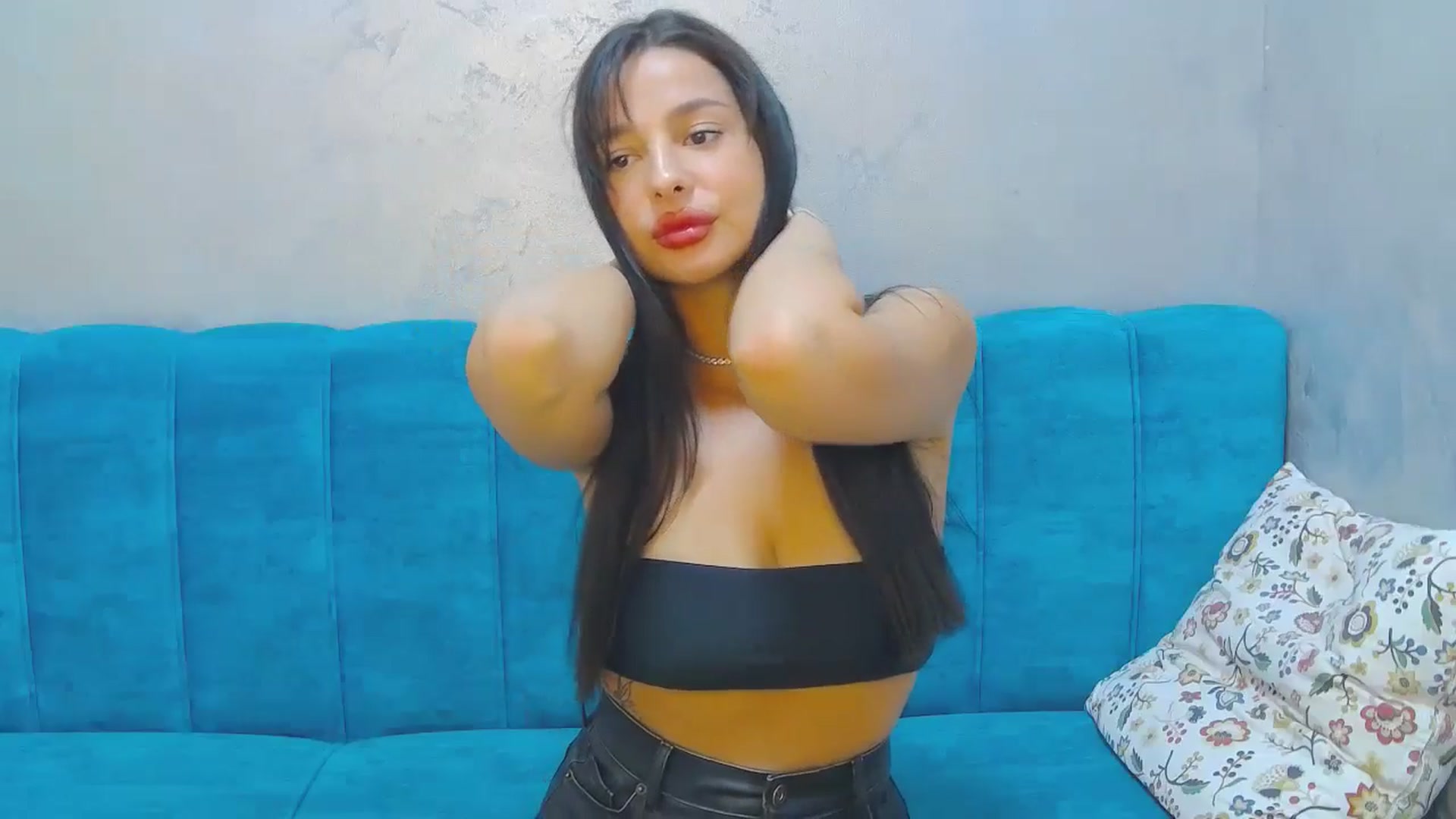 Gallery image thumbnail from MeliMelody's myfreecams stream on, 06/25/2024, 17:54 image 4 of 20
