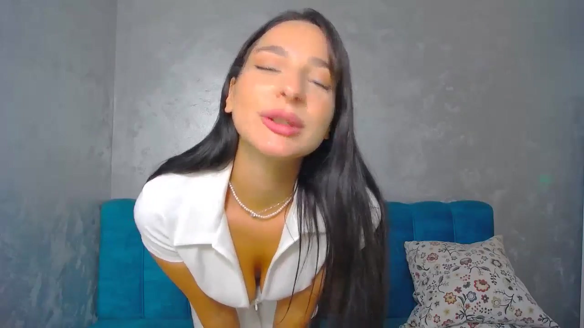 Gallery image thumbnail from MeliMelody's myfreecams stream on, 07/03/2024, 19:02 image 14 of 20
