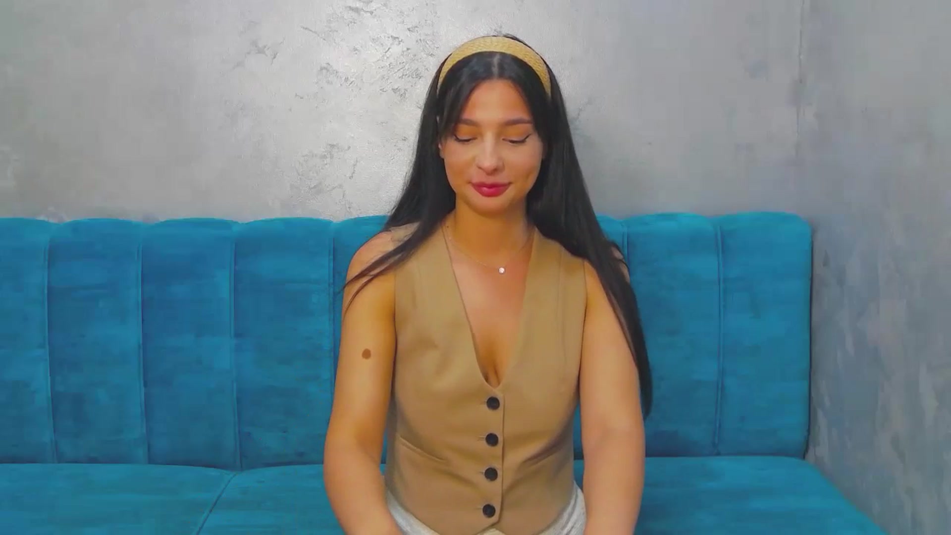 Gallery image thumbnail from MeliMelody's myfreecams stream on, 07/10/2024, 17:24 image 9 of 20