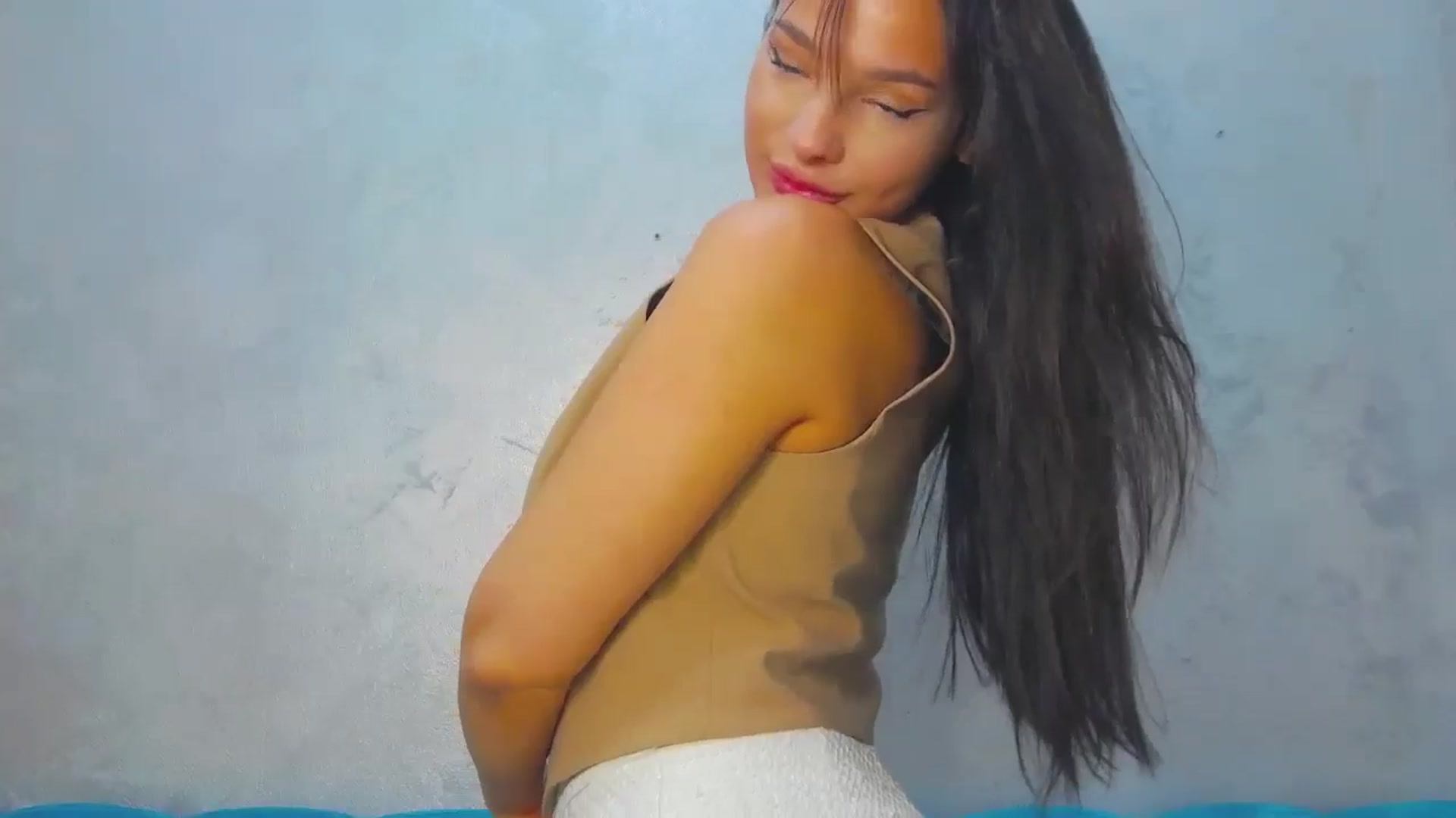 Gallery image thumbnail from MeliMelody's myfreecams stream on, 07/10/2024, 17:24 image 15 of 20