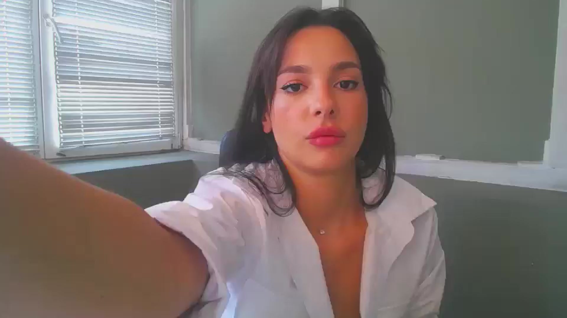 Gallery image thumbnail from MeliMelody's myfreecams stream on, 07/16/2024, 12:51 image 4 of 20