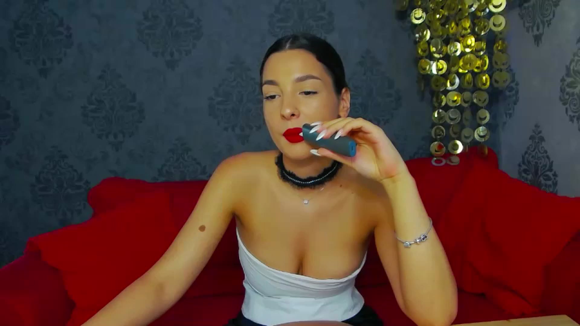 Gallery image thumbnail from MeliMelody's myfreecams stream on, 07/17/2024, 13:14 image 6 of 20