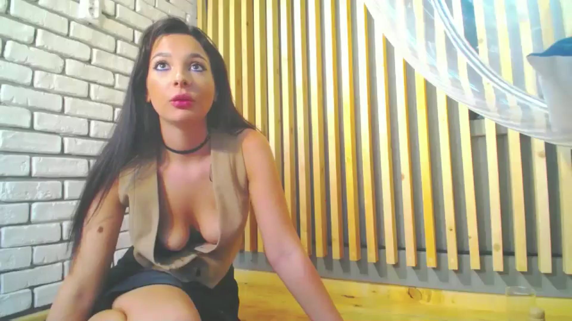Gallery image thumbnail from MeliMelody's myfreecams stream on, 07/23/2024, 14:23 image 8 of 20