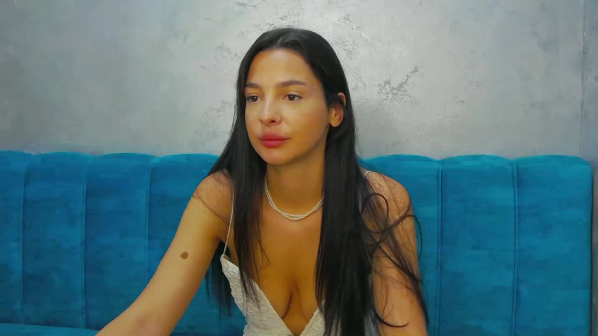 Gallery image thumbnail from MeliMelody's myfreecams stream on, 07/25/2024, 15:01 image 4 of 20