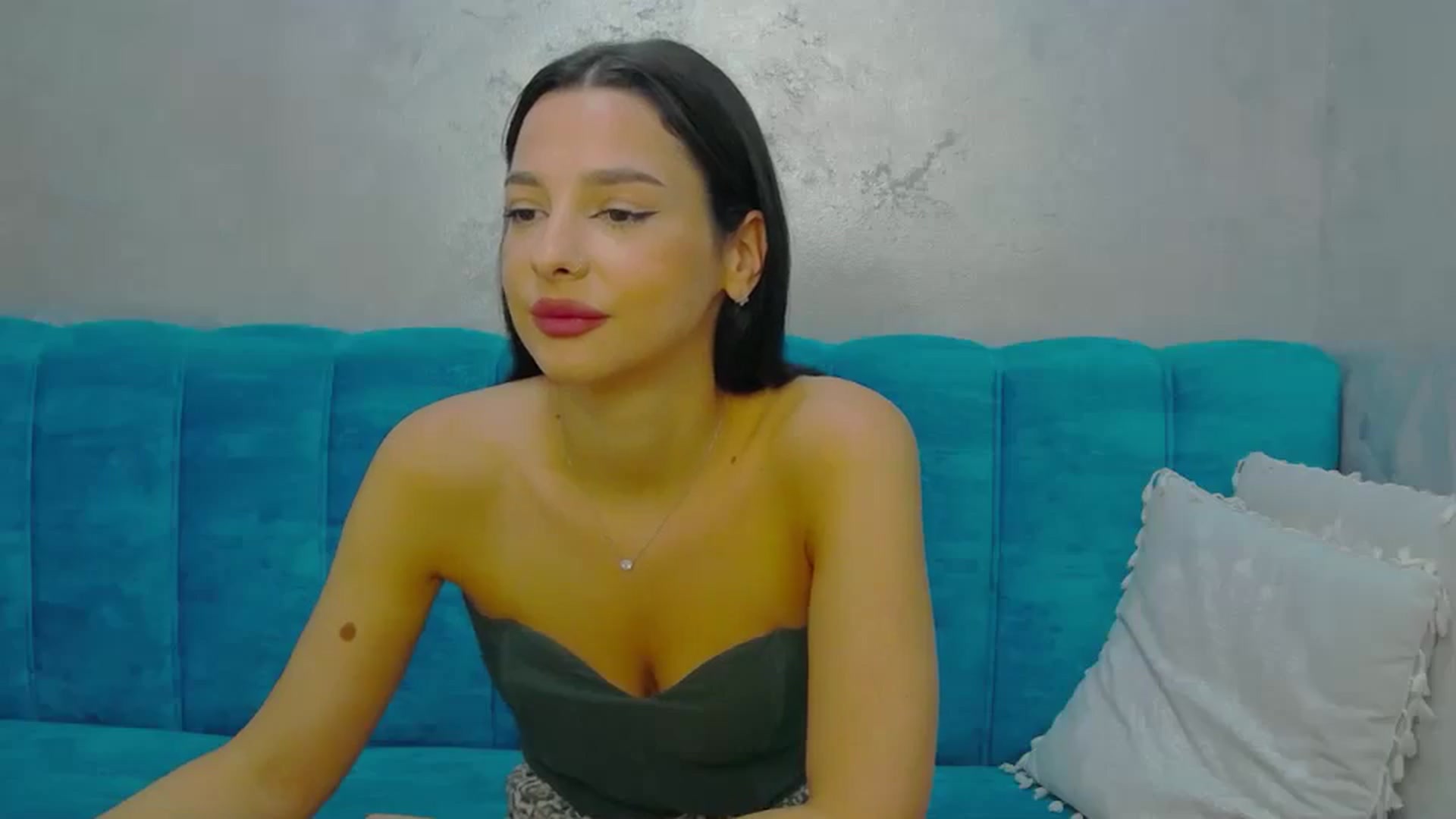Gallery image thumbnail from MeliMelody's myfreecams stream on, 07/26/2024, 16:21 image 10 of 20