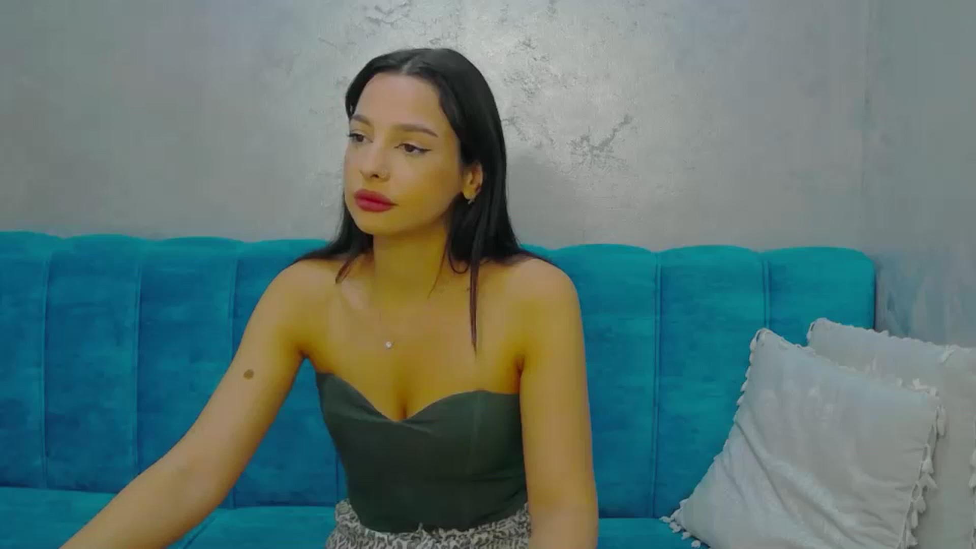 Gallery image thumbnail from MeliMelody's myfreecams stream on, 07/26/2024, 16:21 image 7 of 20