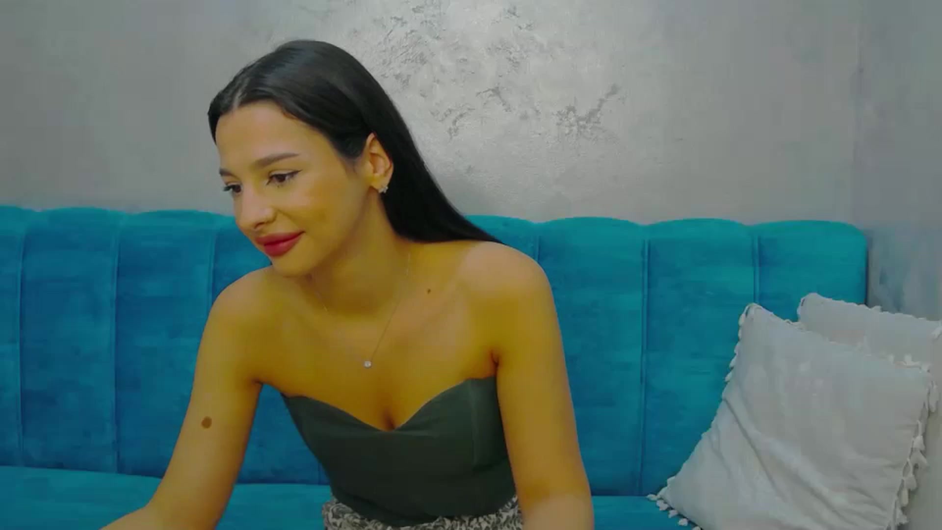 Gallery image thumbnail from MeliMelody's myfreecams stream on, 07/26/2024, 16:21 image 13 of 20