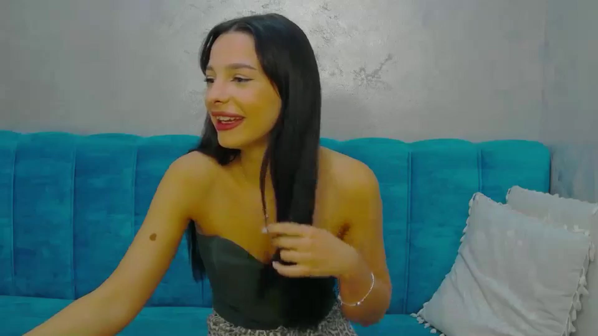 Gallery image thumbnail from MeliMelody's myfreecams stream on, 07/26/2024, 16:21 image 17 of 20