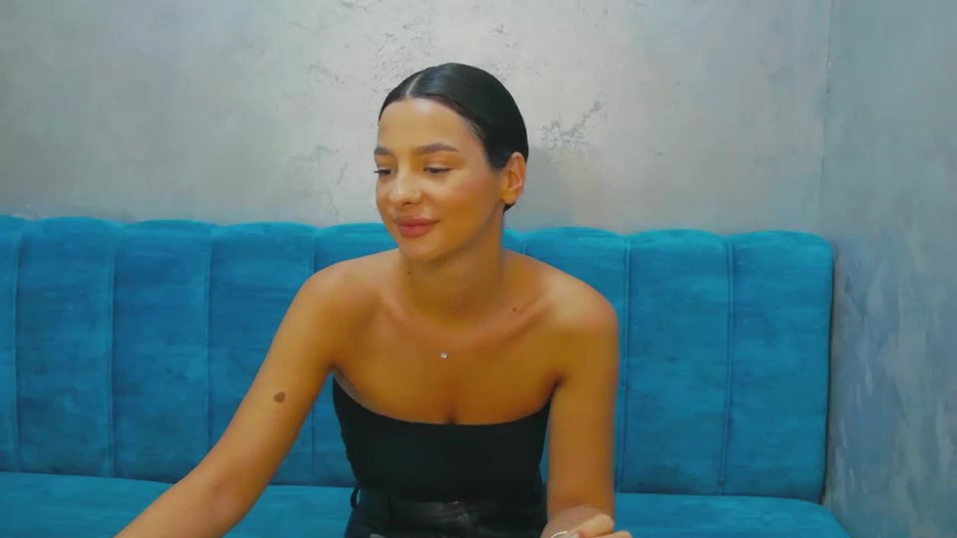 Gallery image thumbnail from MeliMelody's myfreecams stream on, 08/08/2024, 15:02 image 2 of 20