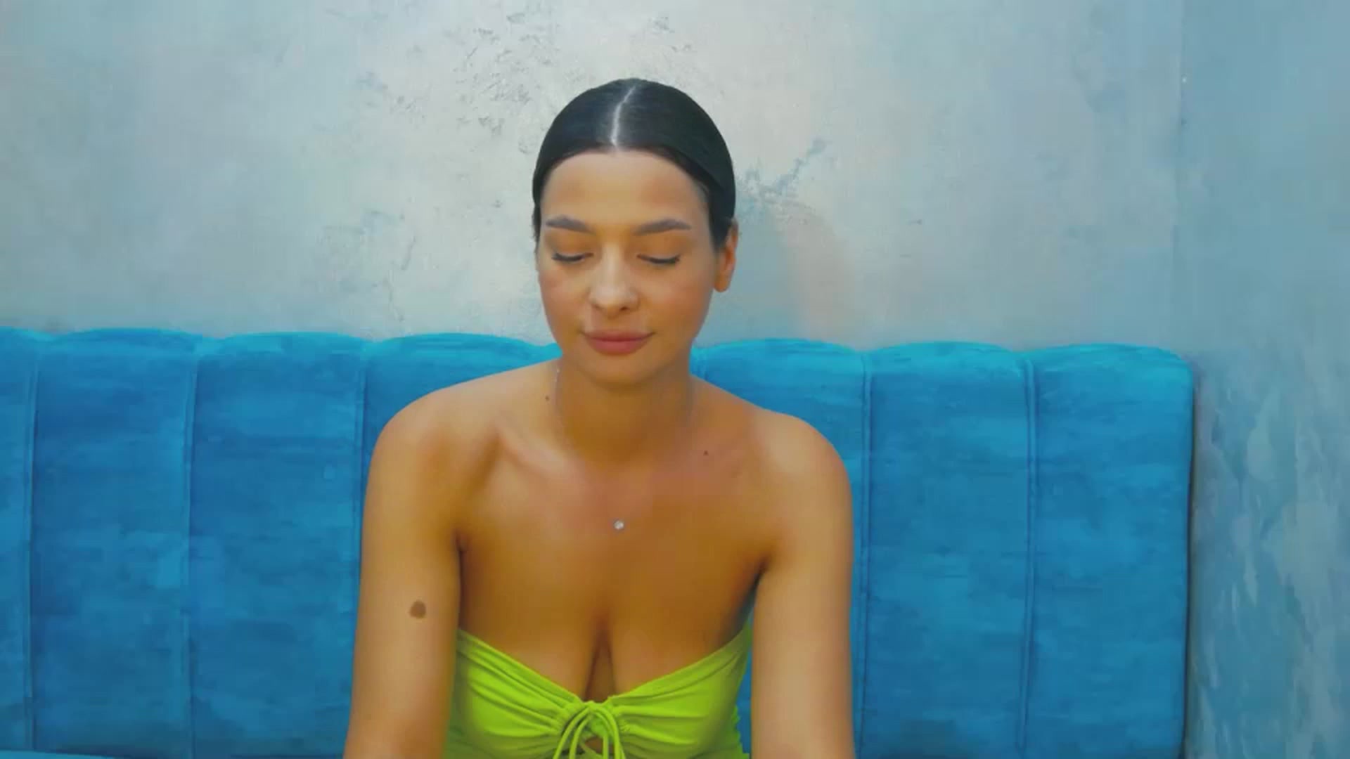 Gallery image thumbnail from MeliMelody's myfreecams stream on, 08/08/2024, 15:02 image 19 of 20