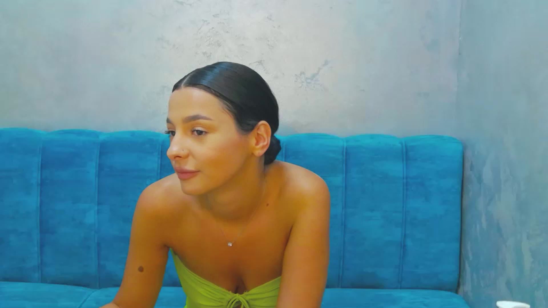 Gallery image thumbnail from MeliMelody's myfreecams stream on, 08/08/2024, 15:02 image 17 of 20