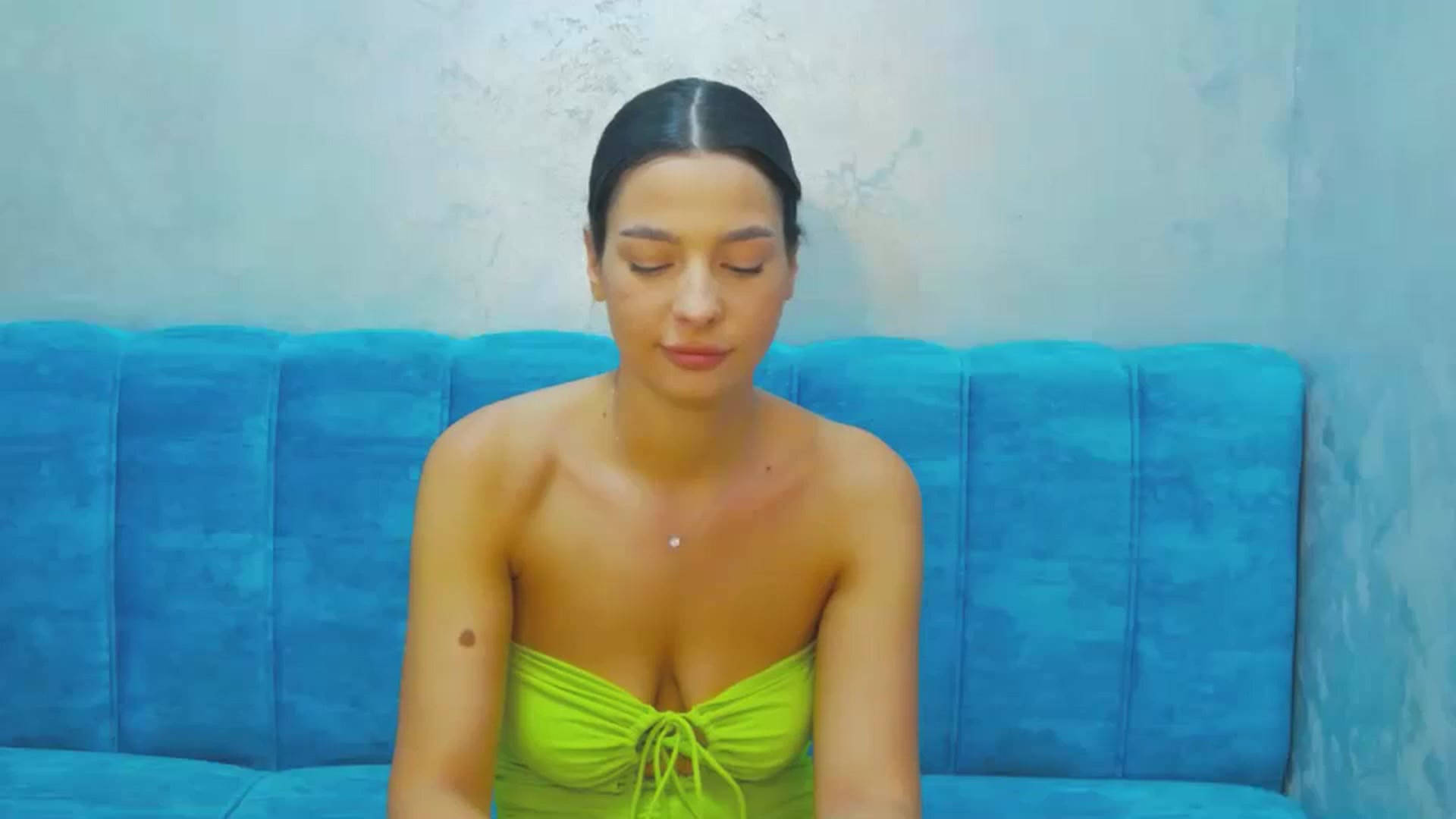 Gallery image thumbnail from MeliMelody's myfreecams stream on, 08/08/2024, 19:05 image 8 of 20