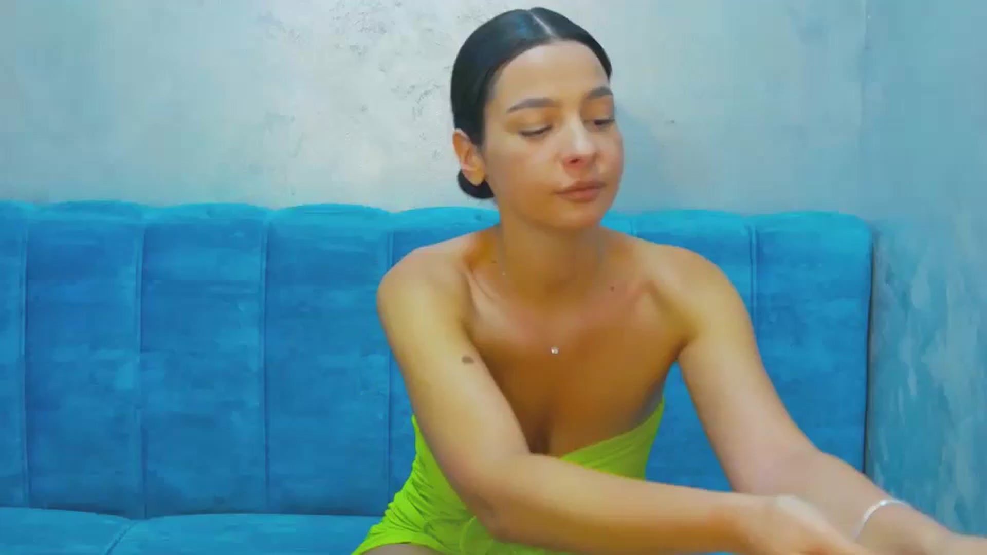 Gallery image thumbnail from MeliMelody's myfreecams stream on, 08/08/2024, 19:05 image 2 of 20