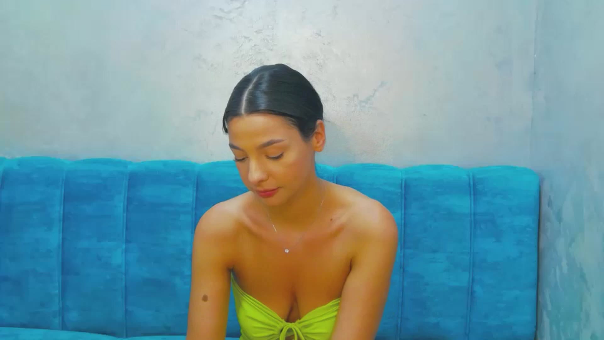 Gallery image thumbnail from MeliMelody's myfreecams stream on, 08/08/2024, 19:05 image 19 of 20