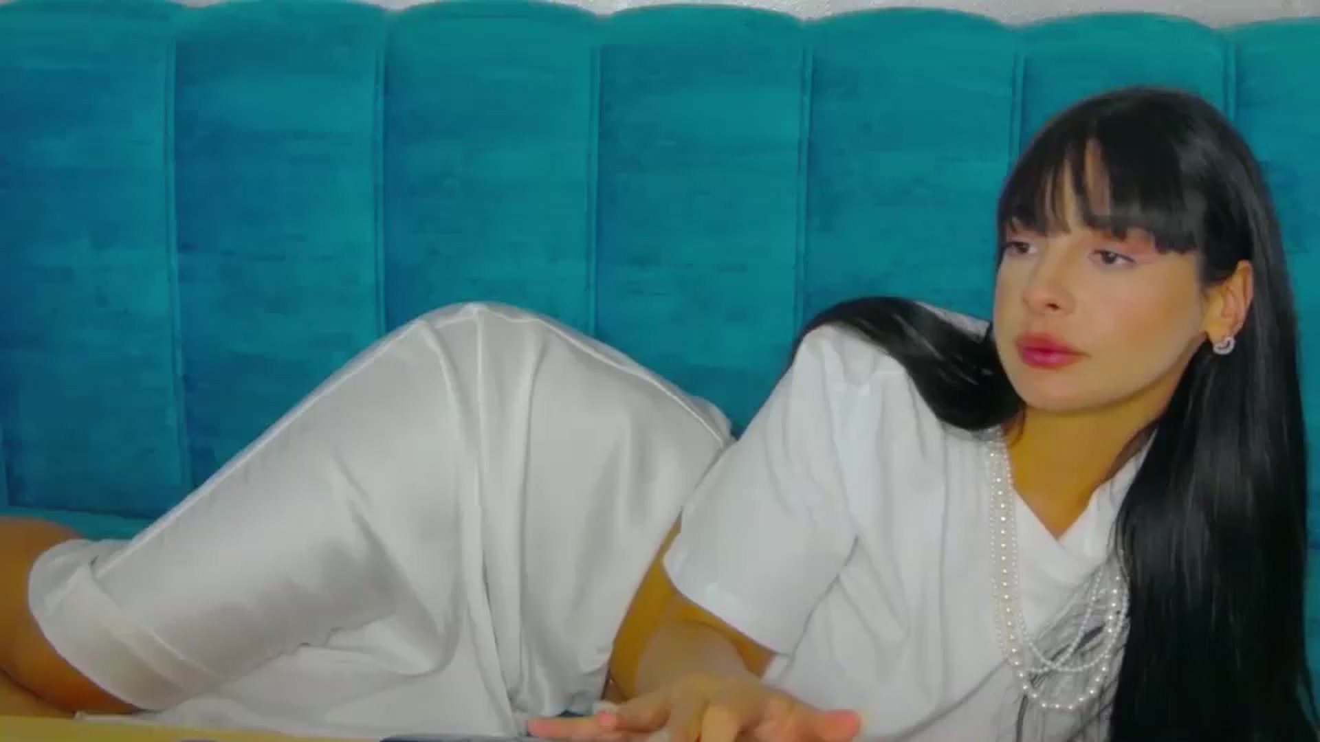 Gallery image thumbnail from MeliMelody's myfreecams stream on, 08/13/2024, 17:00 image 15 of 20
