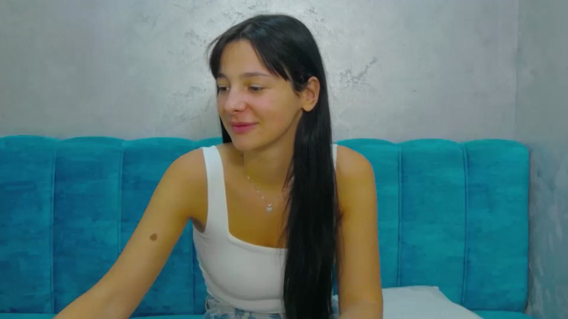 Gallery image thumbnail from MeliMelody's myfreecams stream on, 08/20/2024, 16:25 image 16 of 20