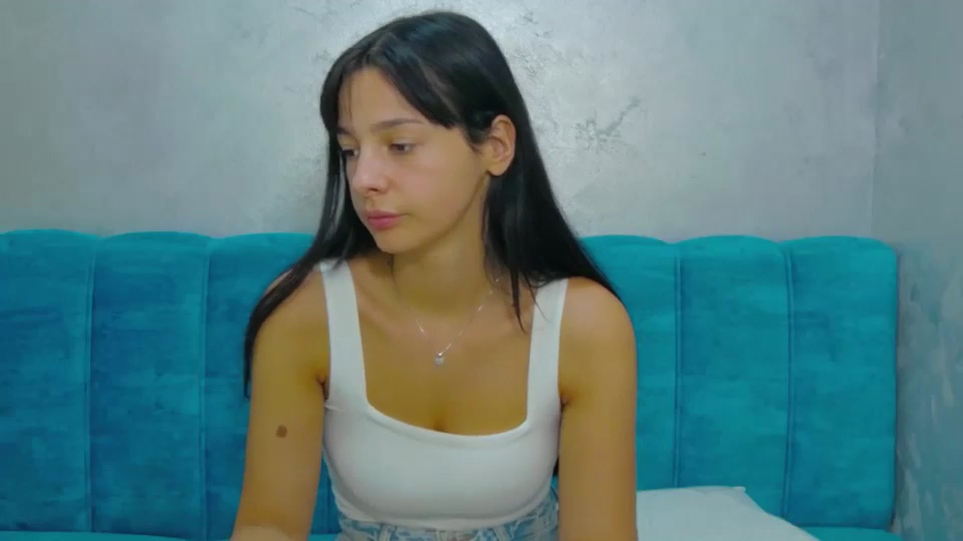 Gallery image thumbnail from MeliMelody's myfreecams stream on, 08/20/2024, 16:25 image 15 of 20