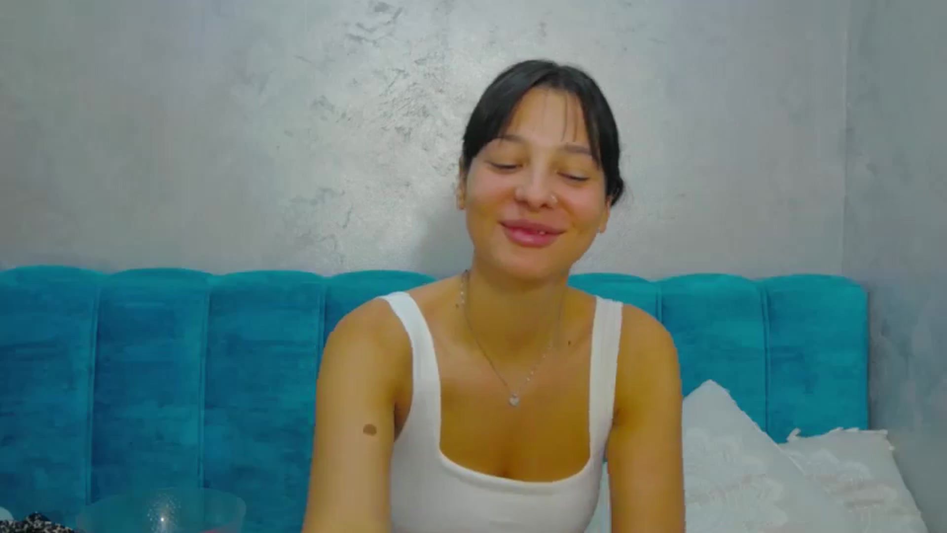 Gallery image thumbnail from MeliMelody's myfreecams stream on, 08/20/2024, 16:25 image 10 of 20