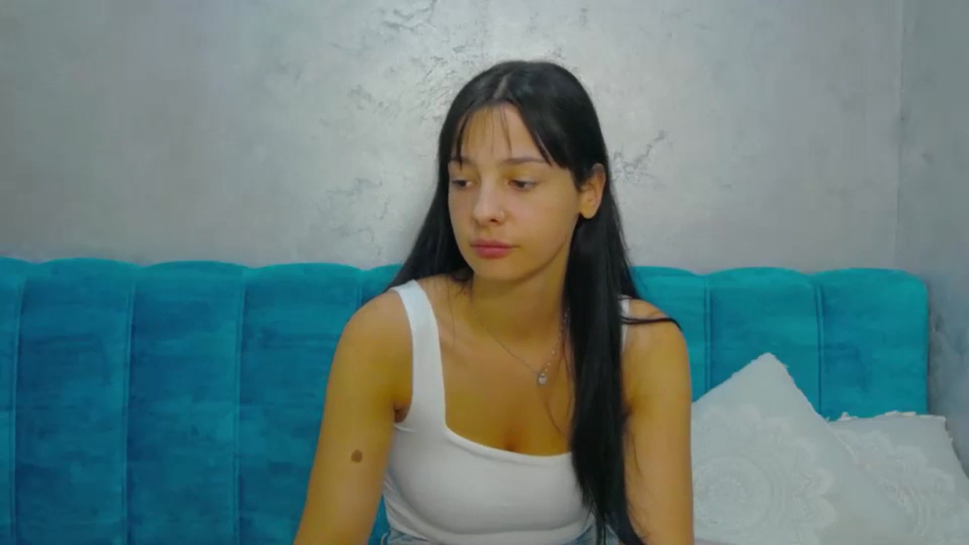 Gallery image thumbnail from MeliMelody's myfreecams stream on, 08/20/2024, 16:25 image 4 of 20