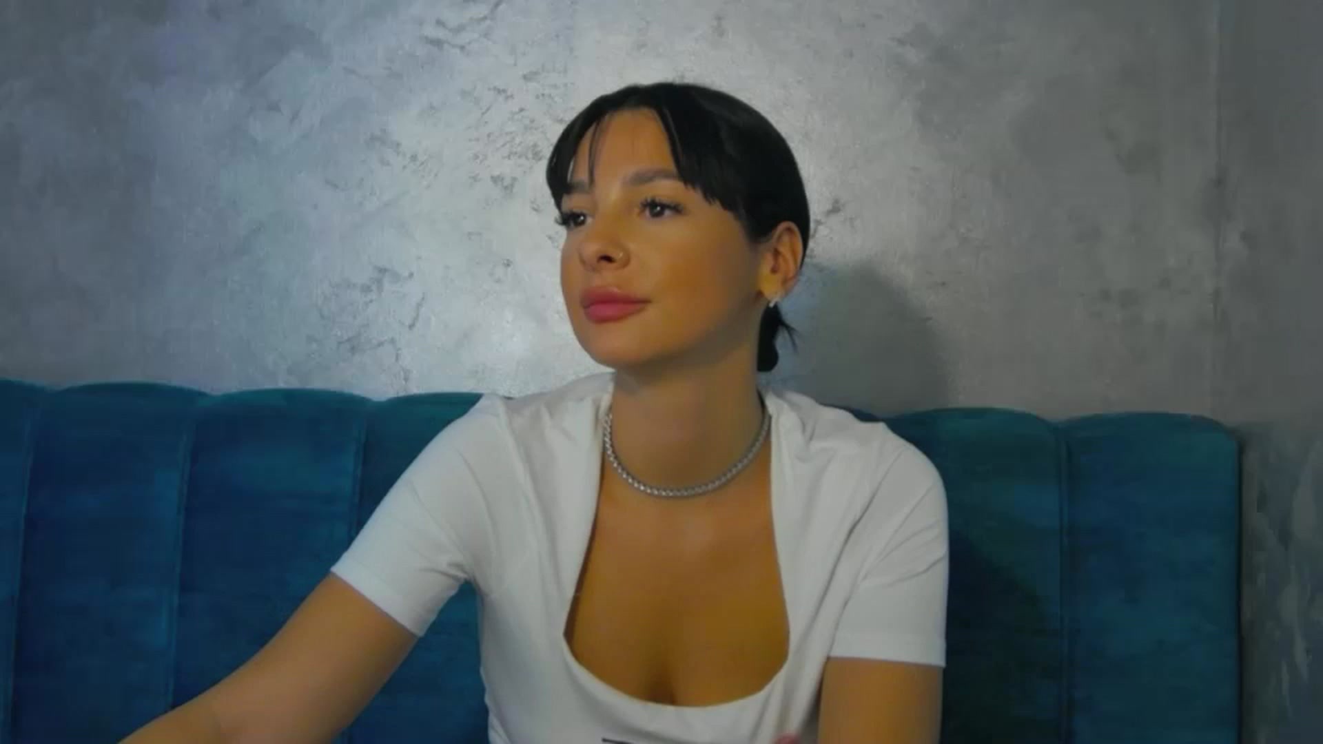 Gallery image thumbnail from MeliMelody's myfreecams stream on, 08/26/2024, 19:03 image 13 of 20