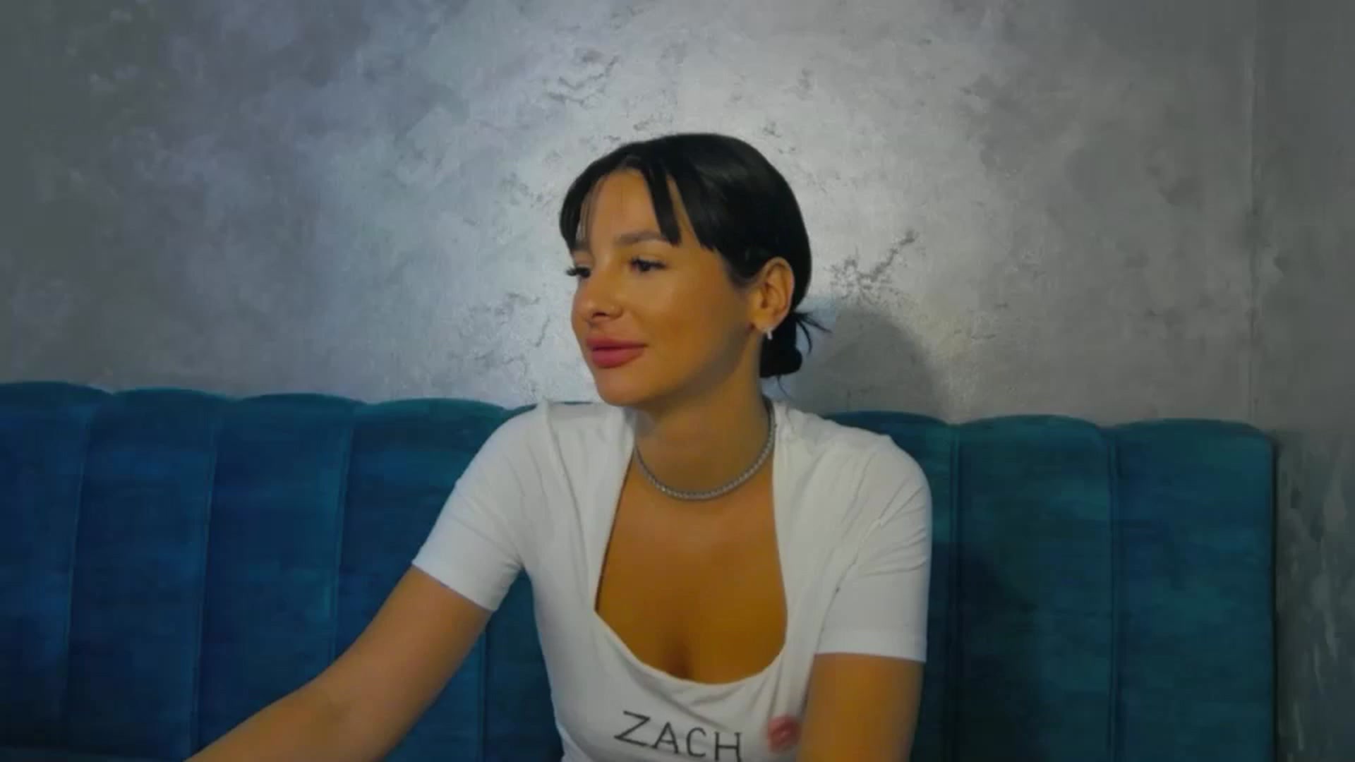 Gallery image thumbnail from MeliMelody's myfreecams stream on, 08/26/2024, 19:03 image 18 of 20
