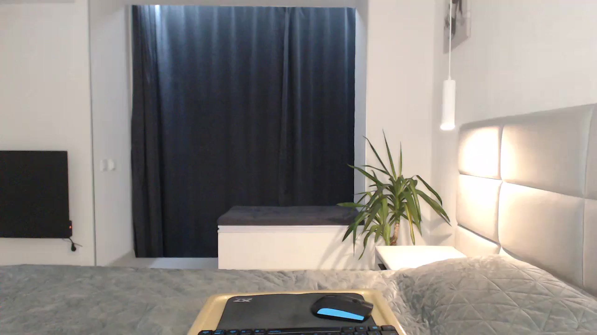 Gallery image thumbnail from Meliisa69's myfreecams stream on, 01/04/2024, 24:18 image 8 of 20