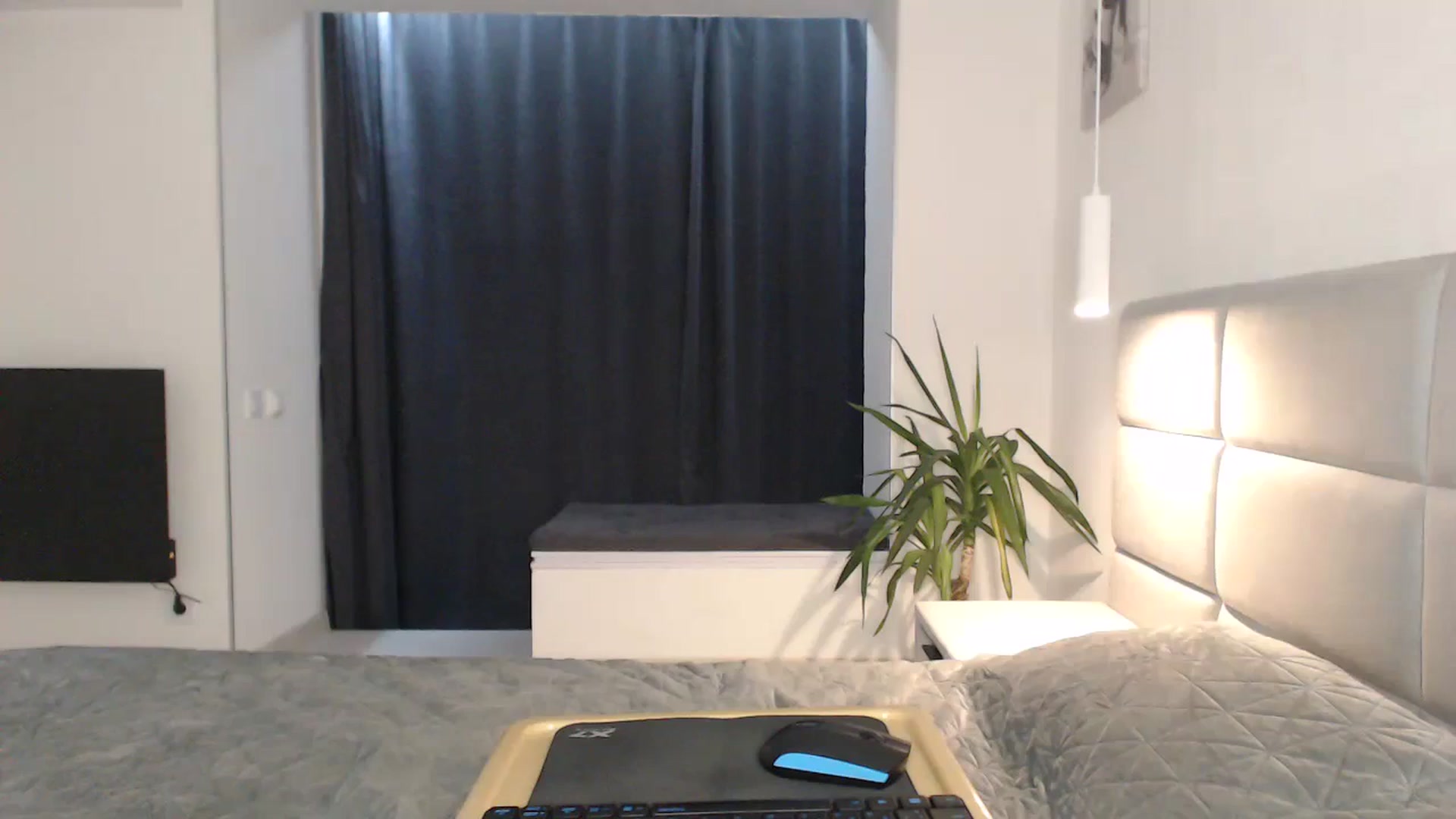 Gallery image thumbnail from Meliisa69's myfreecams stream on, 01/04/2024, 24:18 image 9 of 20