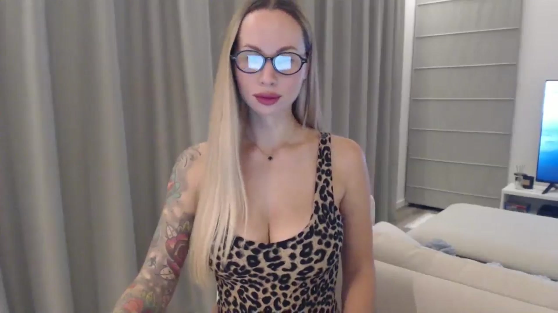 Gallery image thumbnail from Meliisa69's myfreecams stream on, 09/05/2025, 24:19 image 12 of 20