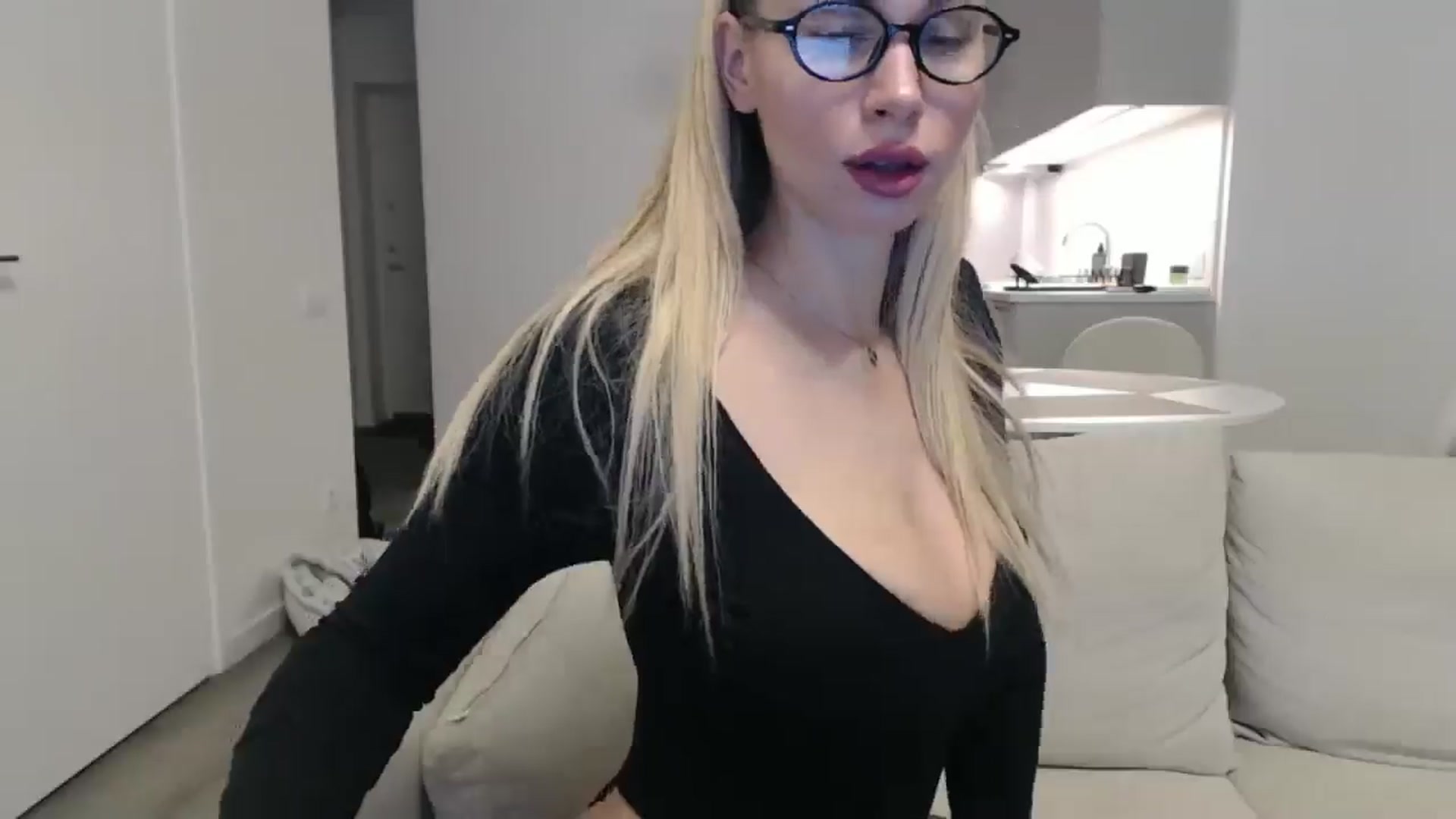 Gallery image thumbnail from Meliisa69's myfreecams stream on, 12/03/2025, 02:07 image 18 of 20