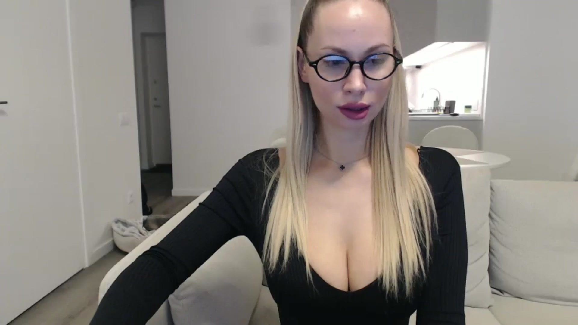 Gallery image thumbnail from Meliisa69's myfreecams stream on, 12/03/2025, 02:07 image 13 of 20