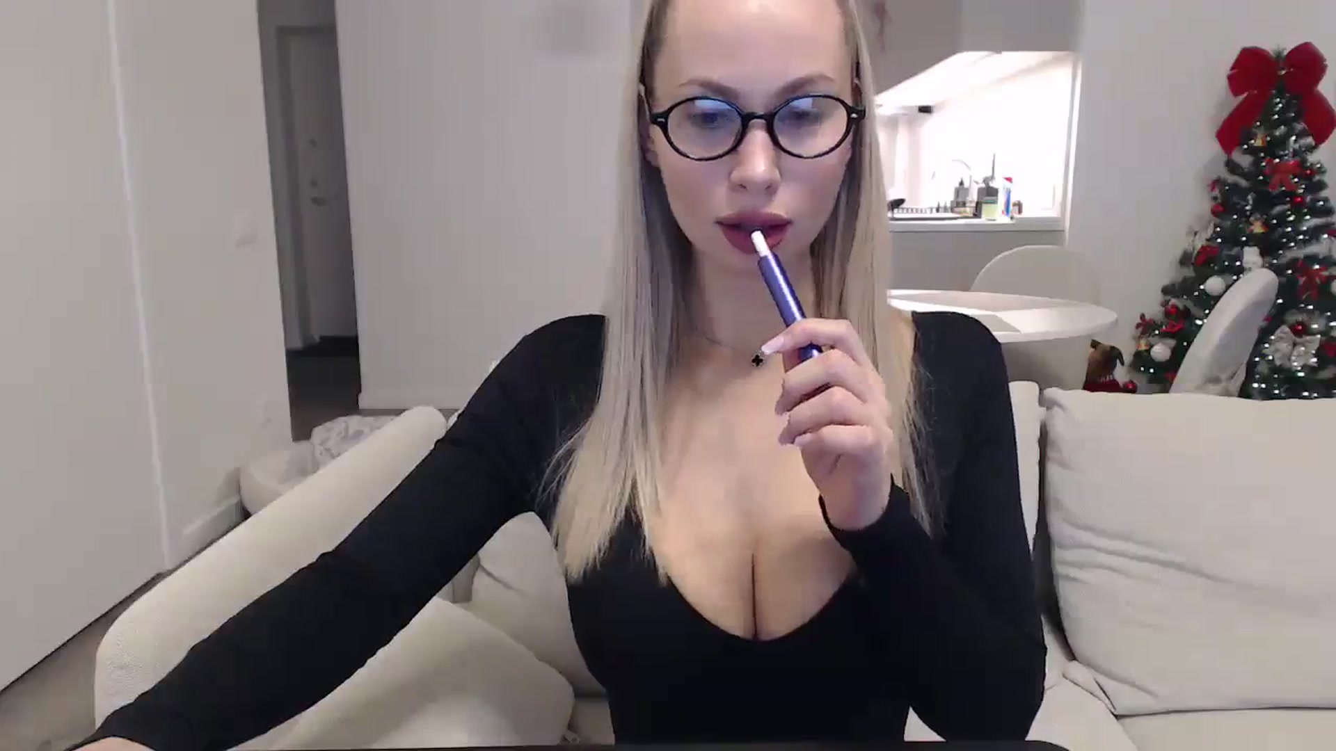 Gallery image thumbnail from Meliisa69's myfreecams stream on, 12/18/2025, 23:29 image 12 of 20
