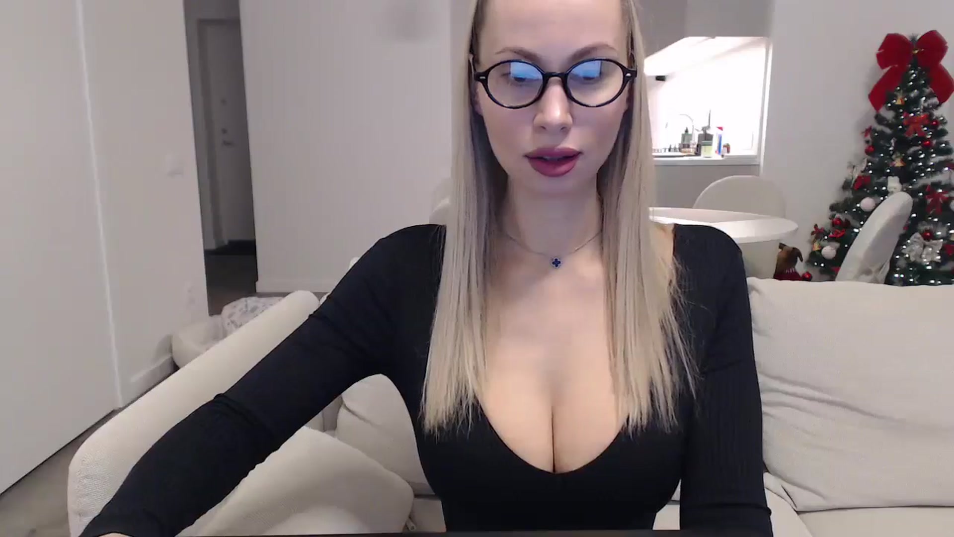 Gallery image thumbnail from Meliisa69's myfreecams stream on, 12/18/2025, 23:29 image 16 of 20
