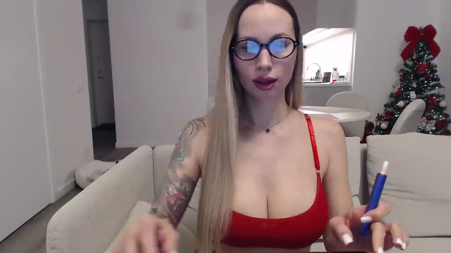 Gallery image thumbnail from Meliisa69's myfreecams stream on, 12/23/2025, 01:20 image 18 of 20
