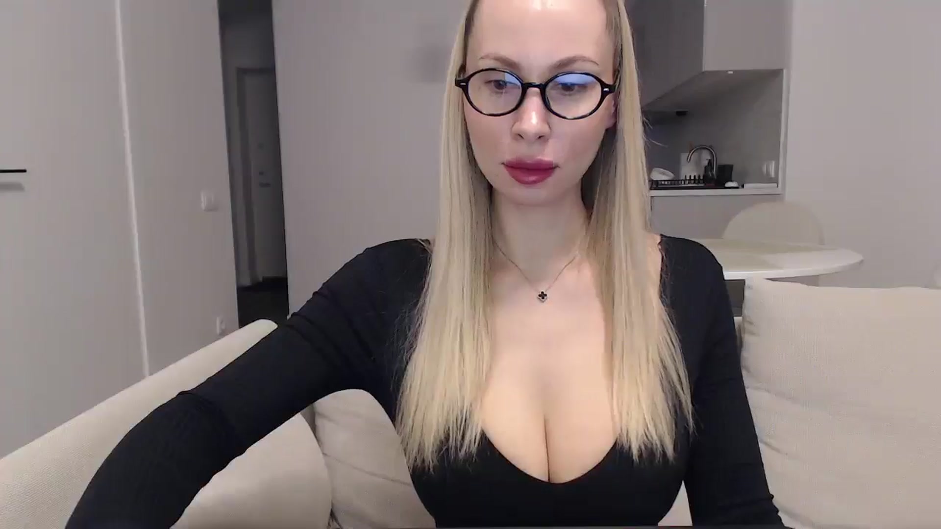 Gallery image thumbnail from Meliisa69's myfreecams stream on, 03/10/2026, 01:38 image 15 of 20