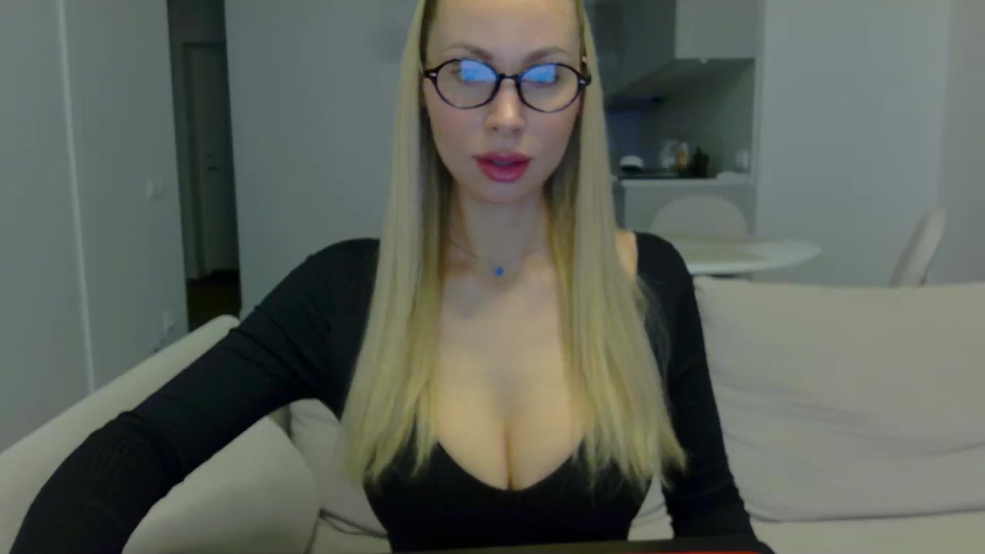 Gallery image thumbnail from Meliisa69's myfreecams stream on, 04/27/2026, 01:10 image 10 of 20